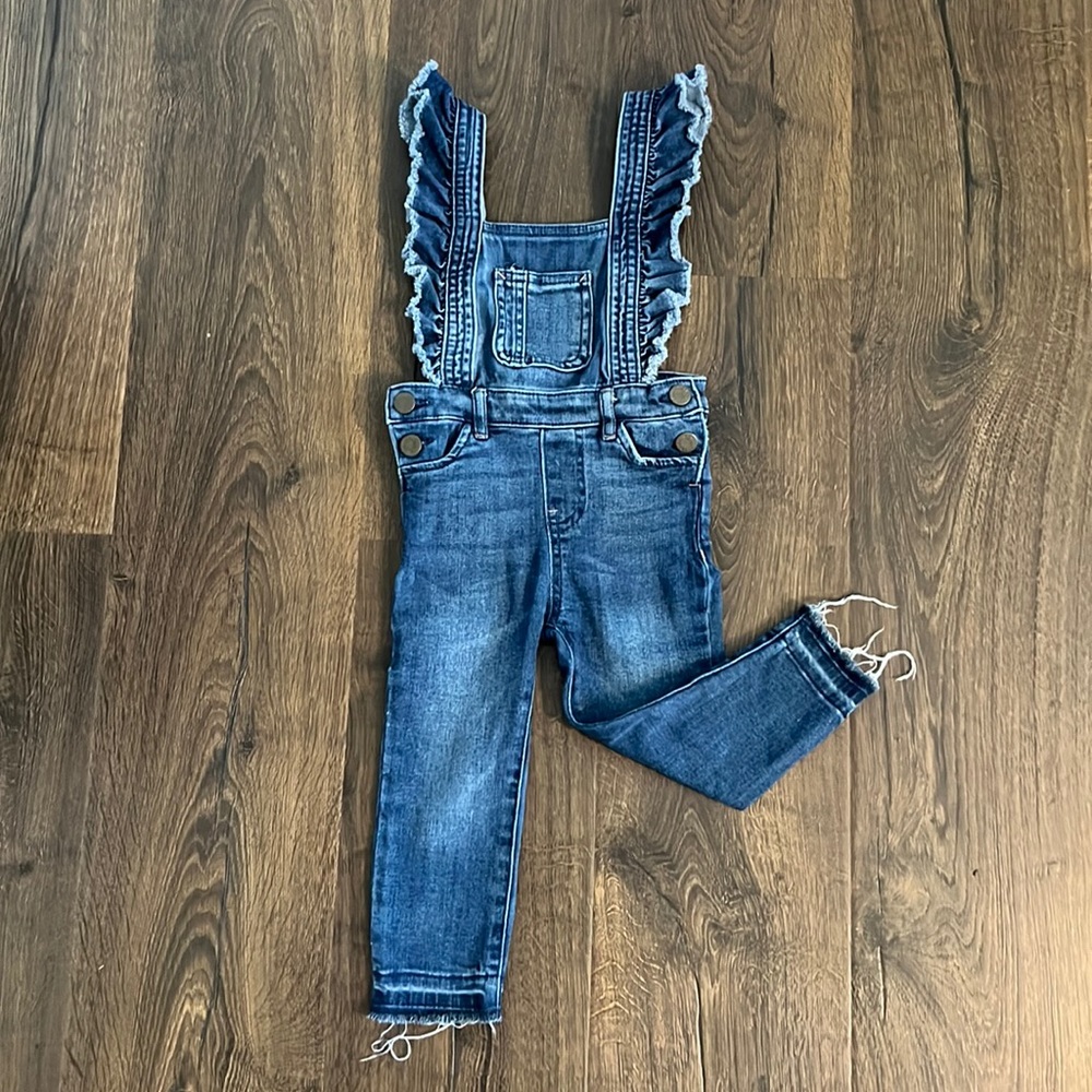 SOLD 💥Toddler girl jean overalls